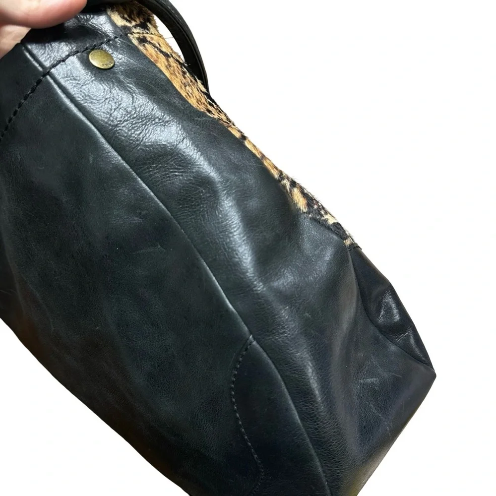 Frye Melissa Hobo Large Calfskin Snake Print Handbag Black Leather Luxury